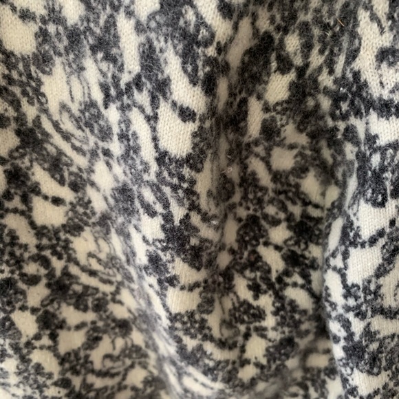 100% cashmere button up sweater - Picture 3 of 3